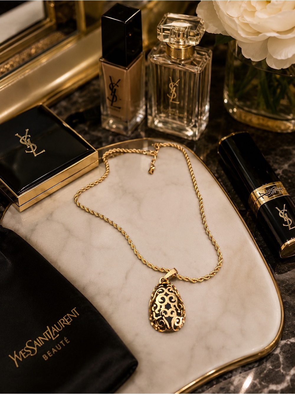 New Never Worn Gold-Tone Necklace with Ornate Pendant